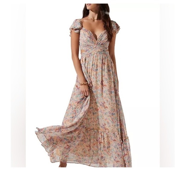 ASTR The Label Dresses & Skirts - NWT ASTR The Label Primrose Floral Strappy Back Maxi Dress Medium Peach Cut Out